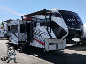 Read more about the article Off-Grid Power Meets Resort-Level Comfort: The 2023 Alliance Valor 41X15