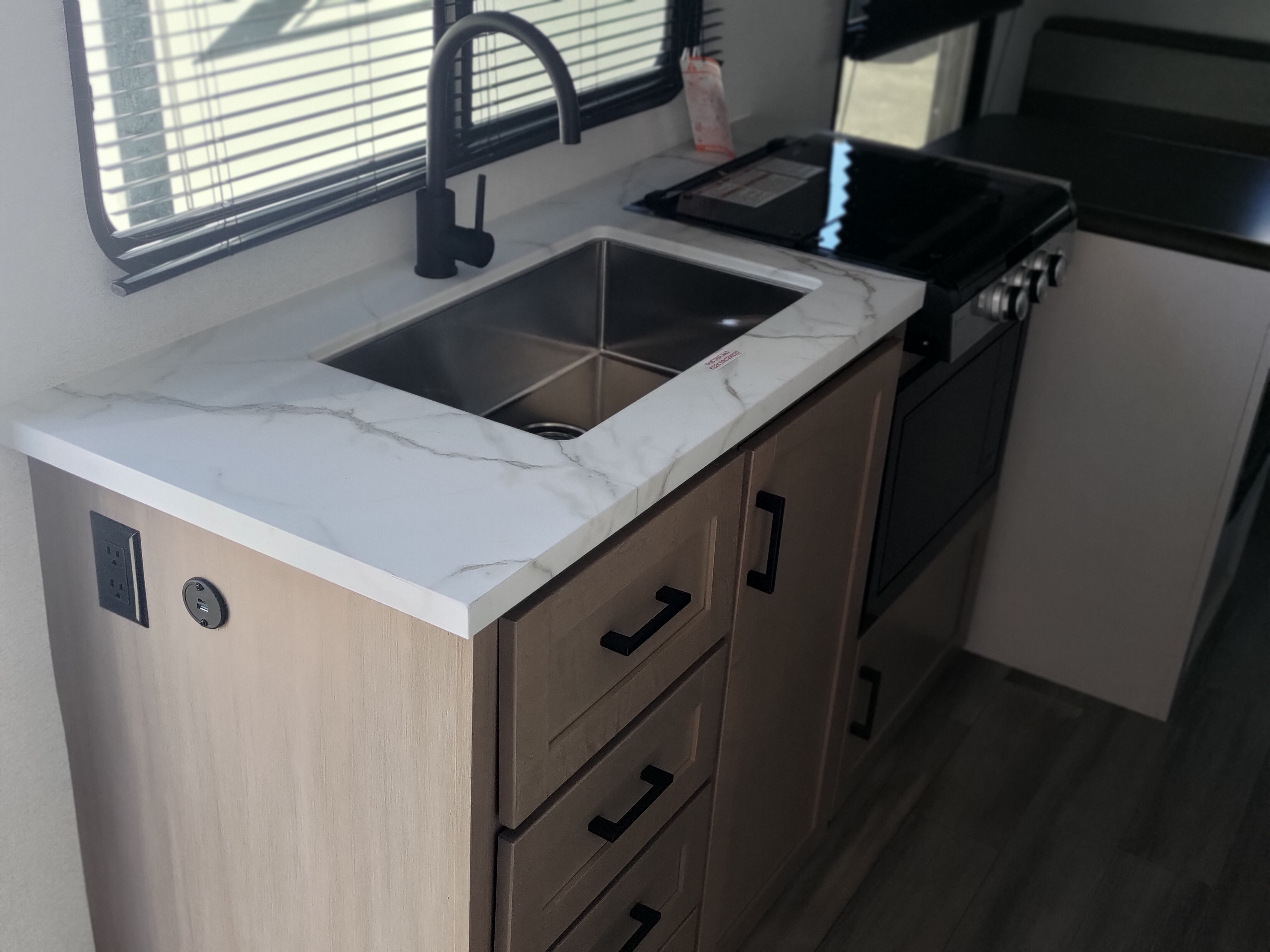 2027 HIGHLAND RIDGE COLT TRAVEL TRAILER