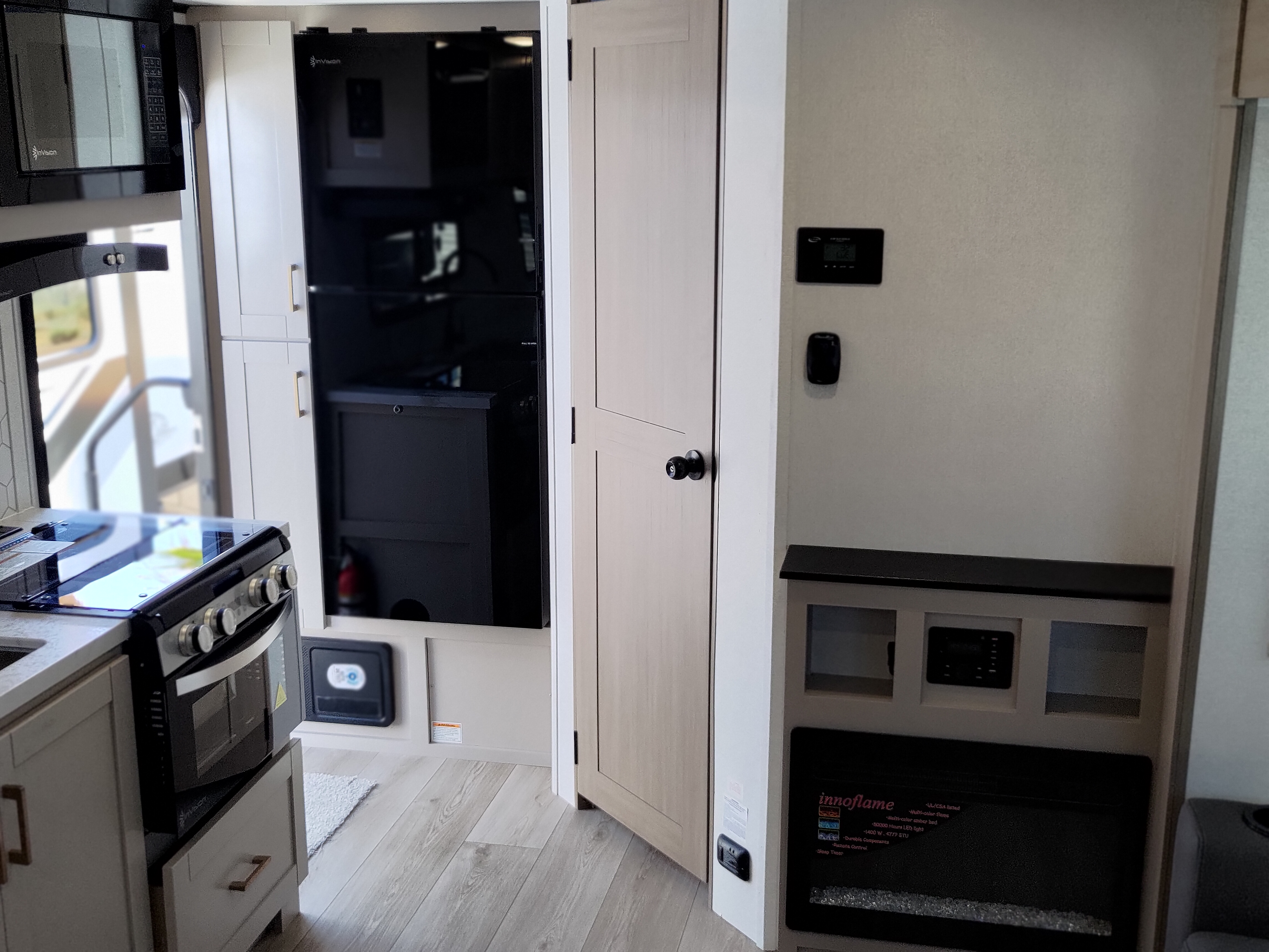 2027 JAYCO JAY FEATHER TRAVEL TRAILER