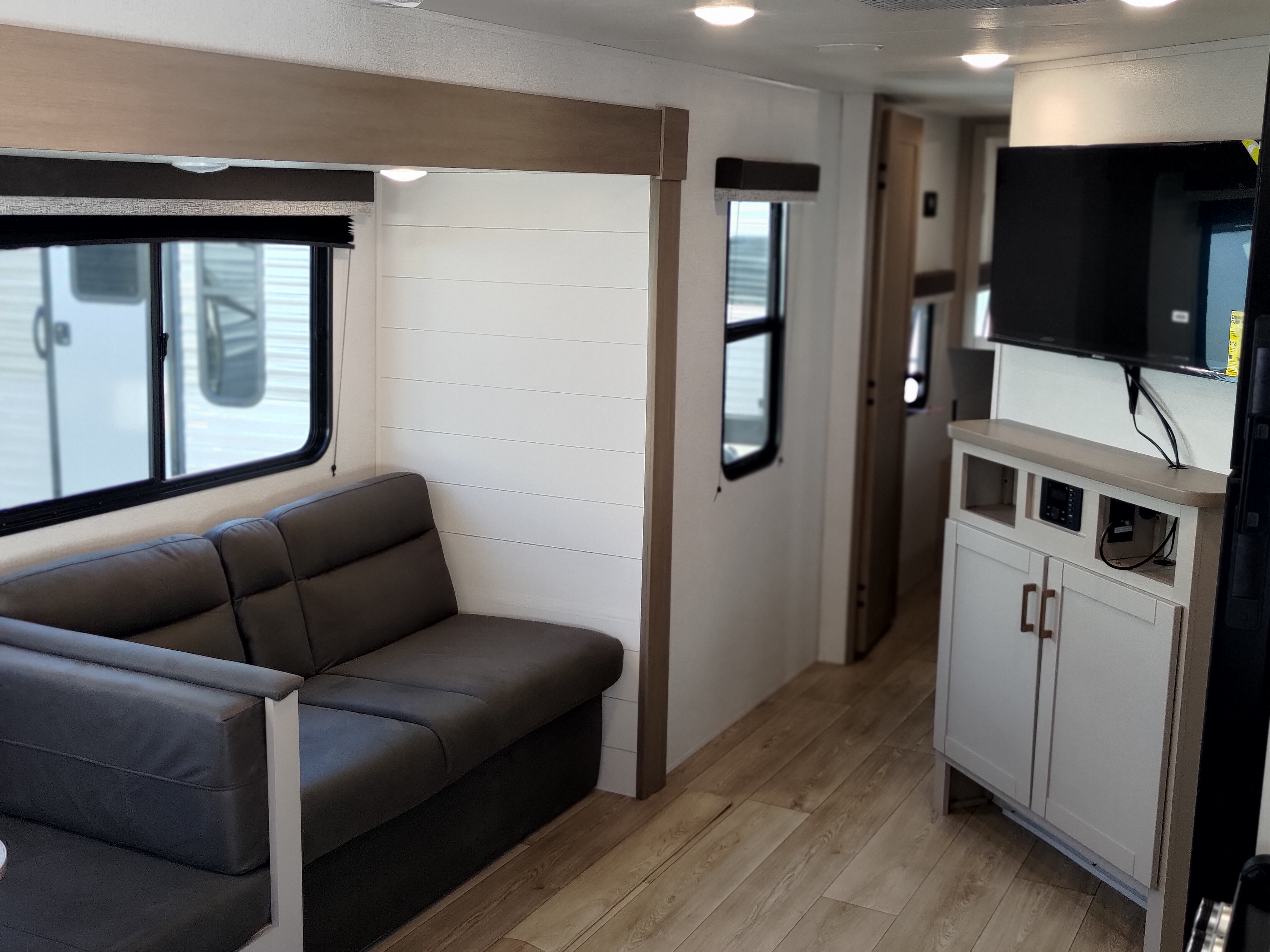 2027 JAYCO JAY FLIGHT TRAVEL TRAILER