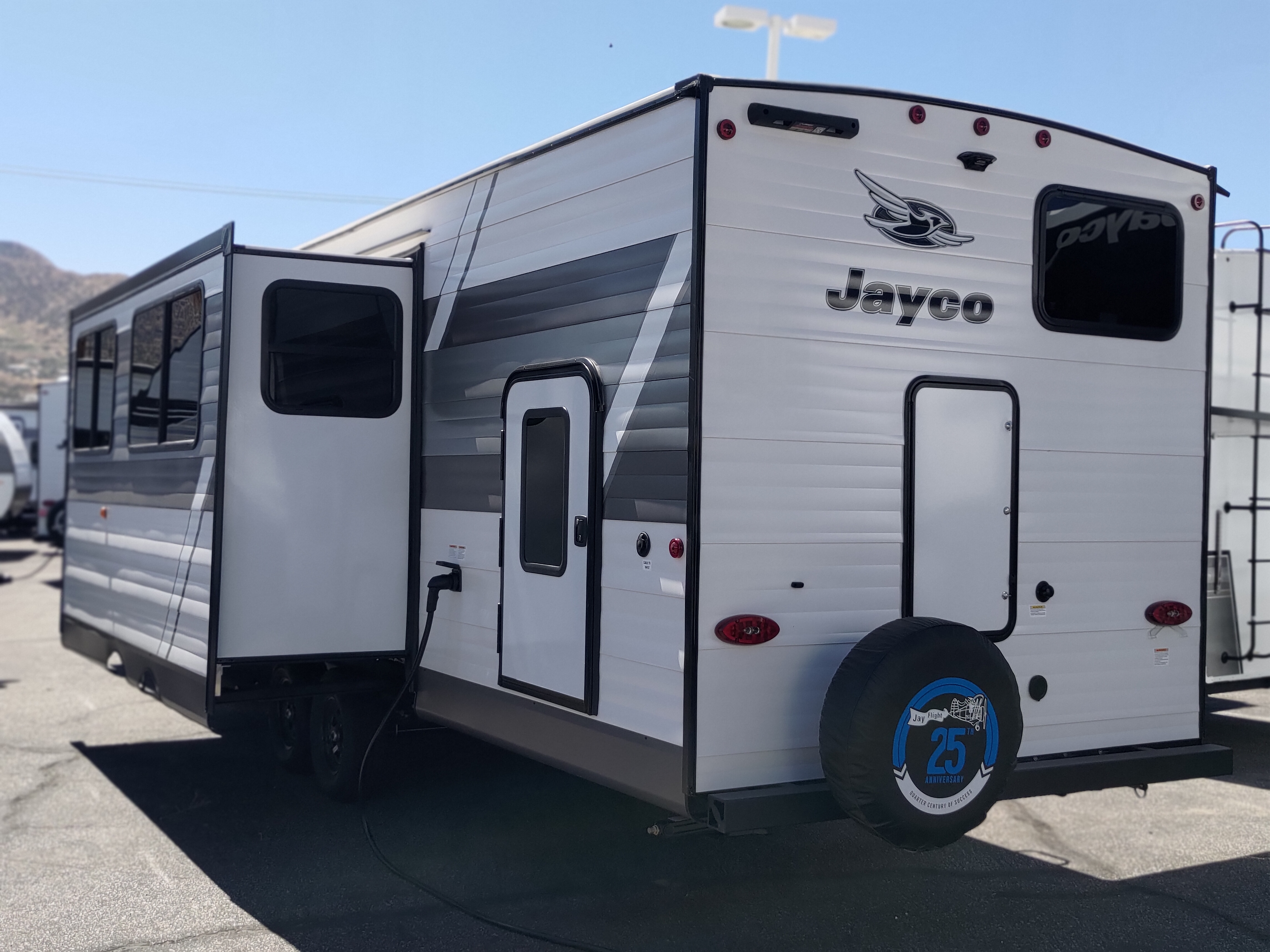 2027 JAYCO JAY FLIGHT TRAVEL TRAILER
