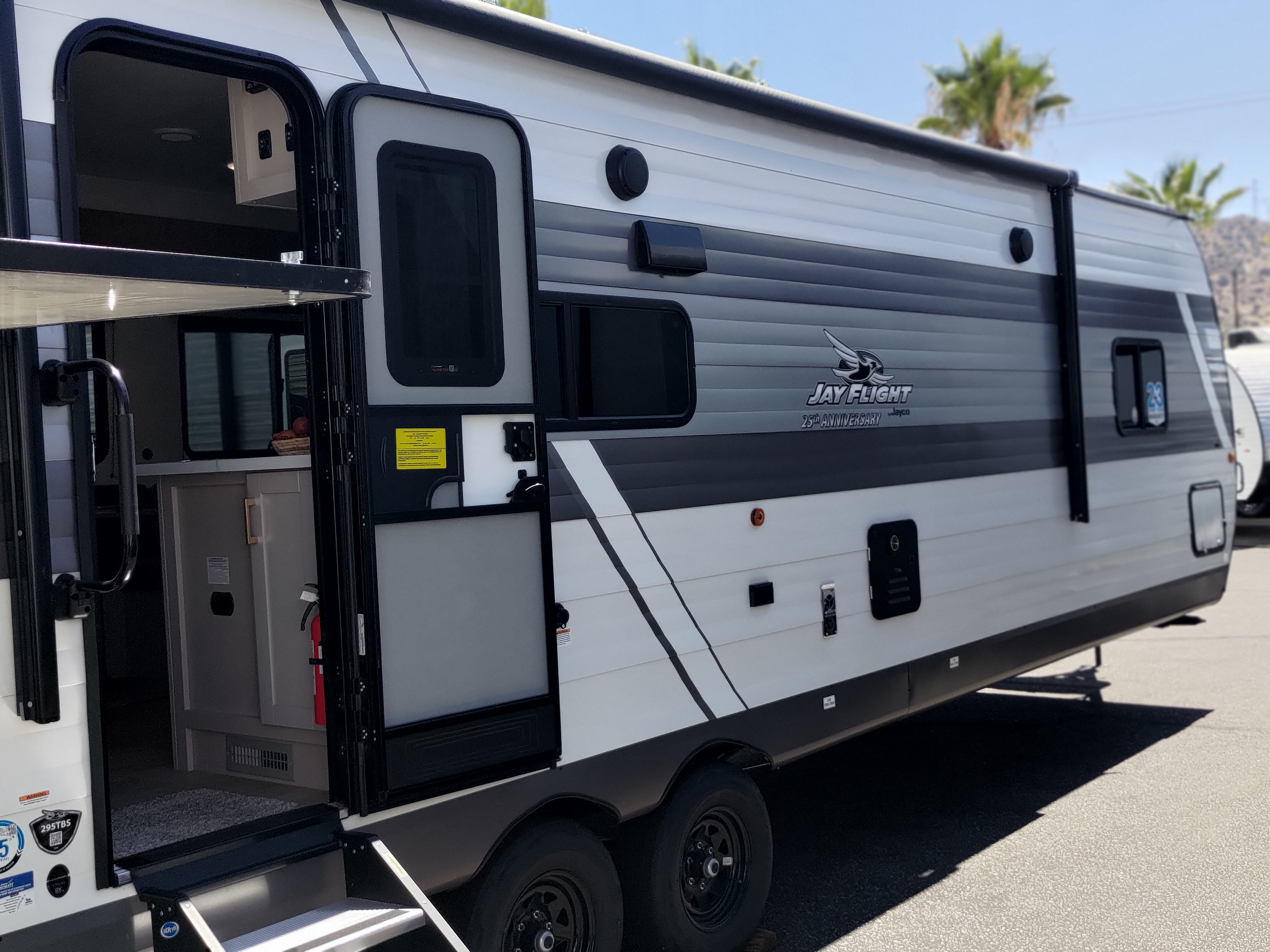 2027 JAYCO JAY FLIGHT TRAVEL TRAILER