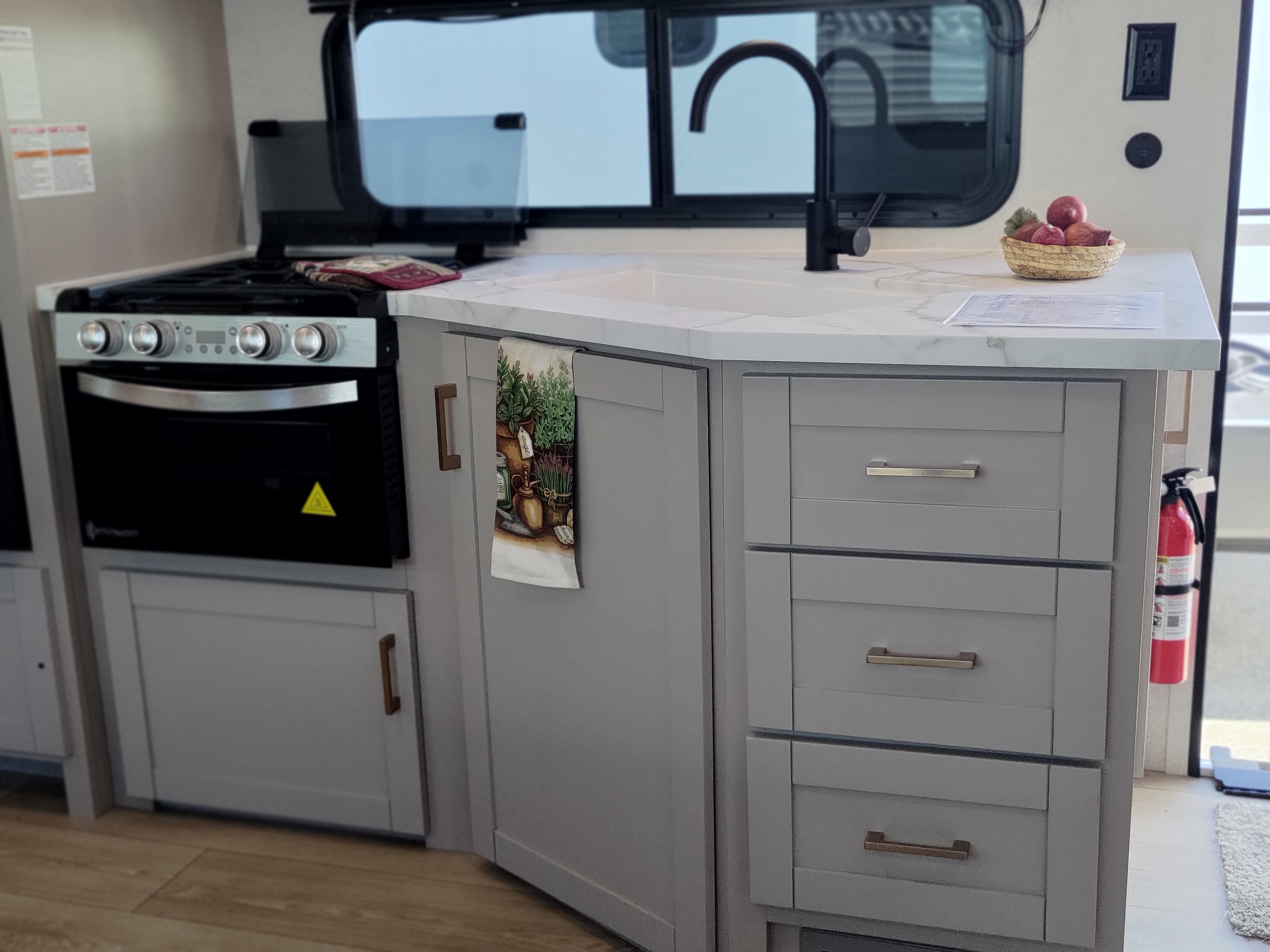 2027 JAYCO JAY FLIGHT TRAVEL TRAILER
