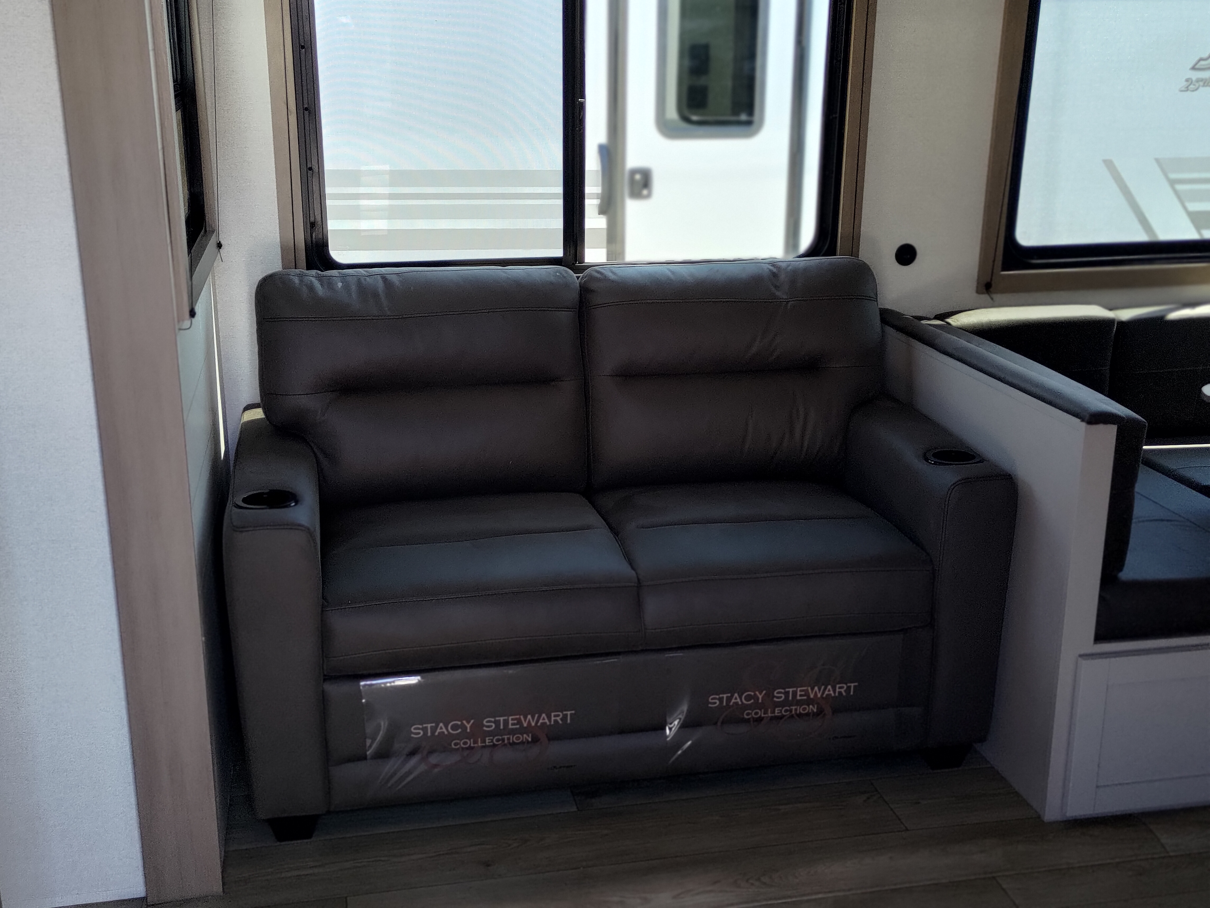 2027 JAYCO JAY FLIGHT TRAVEL TRAILER