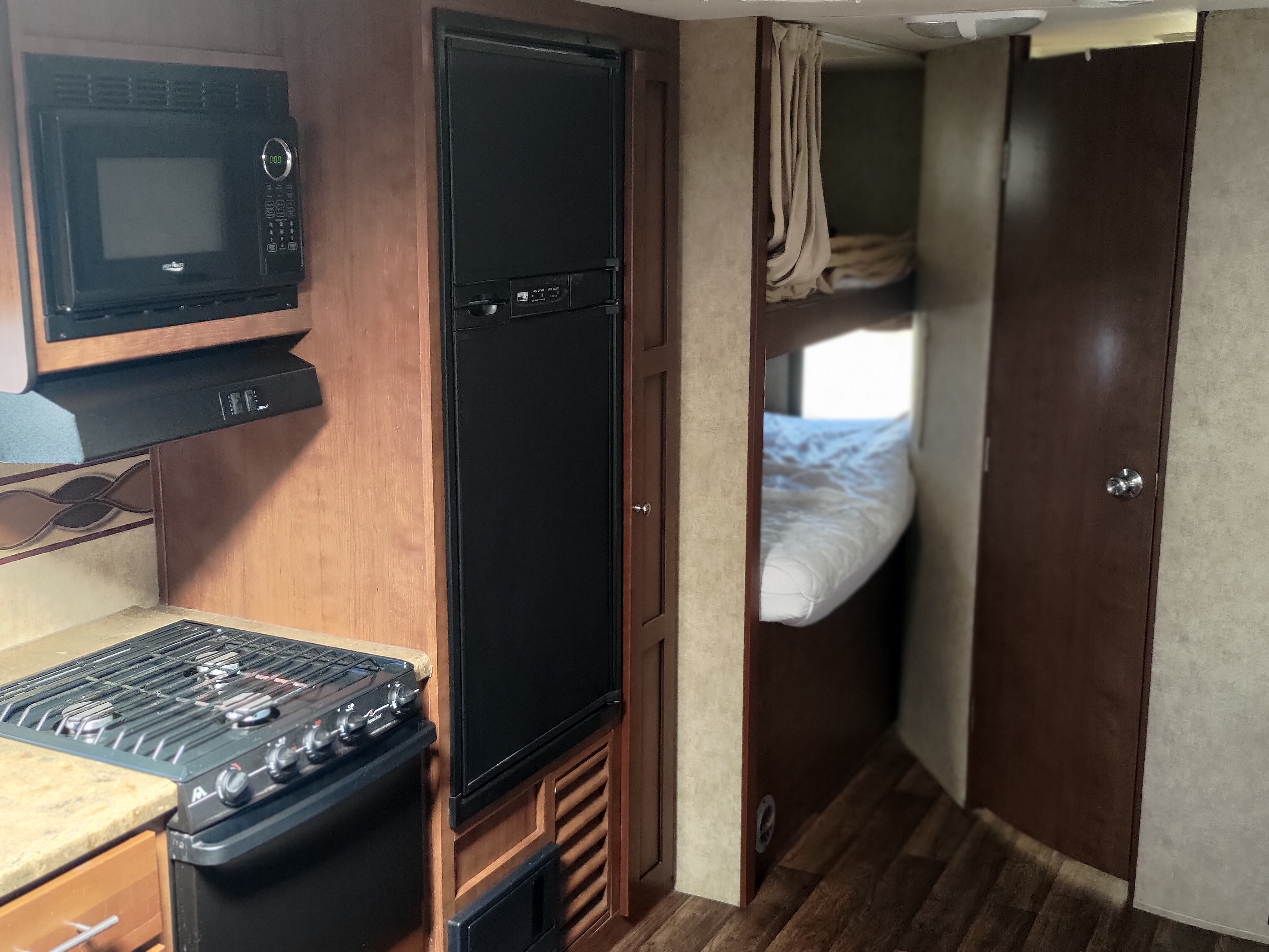 2013 DUTC KODIAK TRAVEL TRAILER
