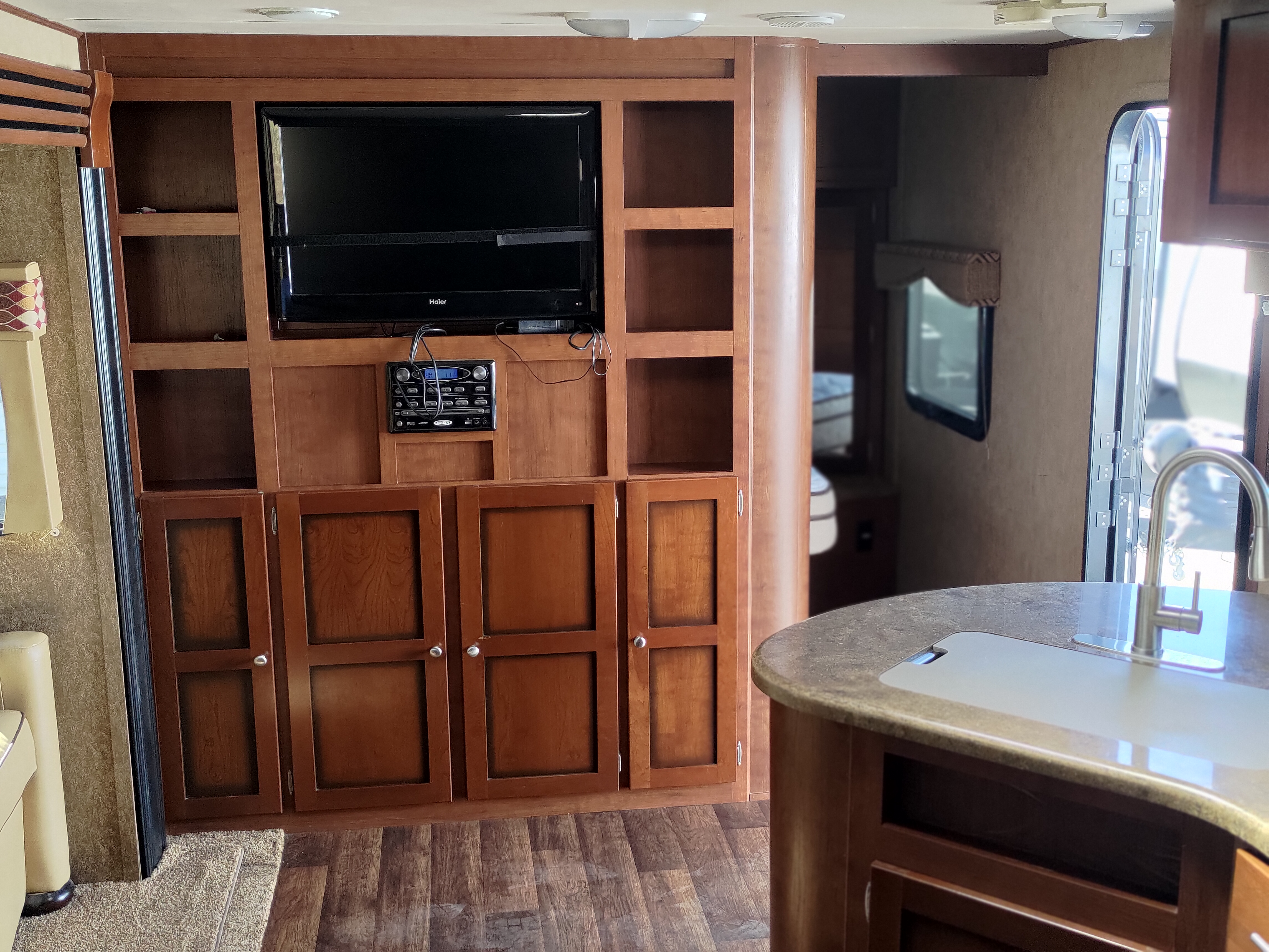 2013 DUTC KODIAK TRAVEL TRAILER