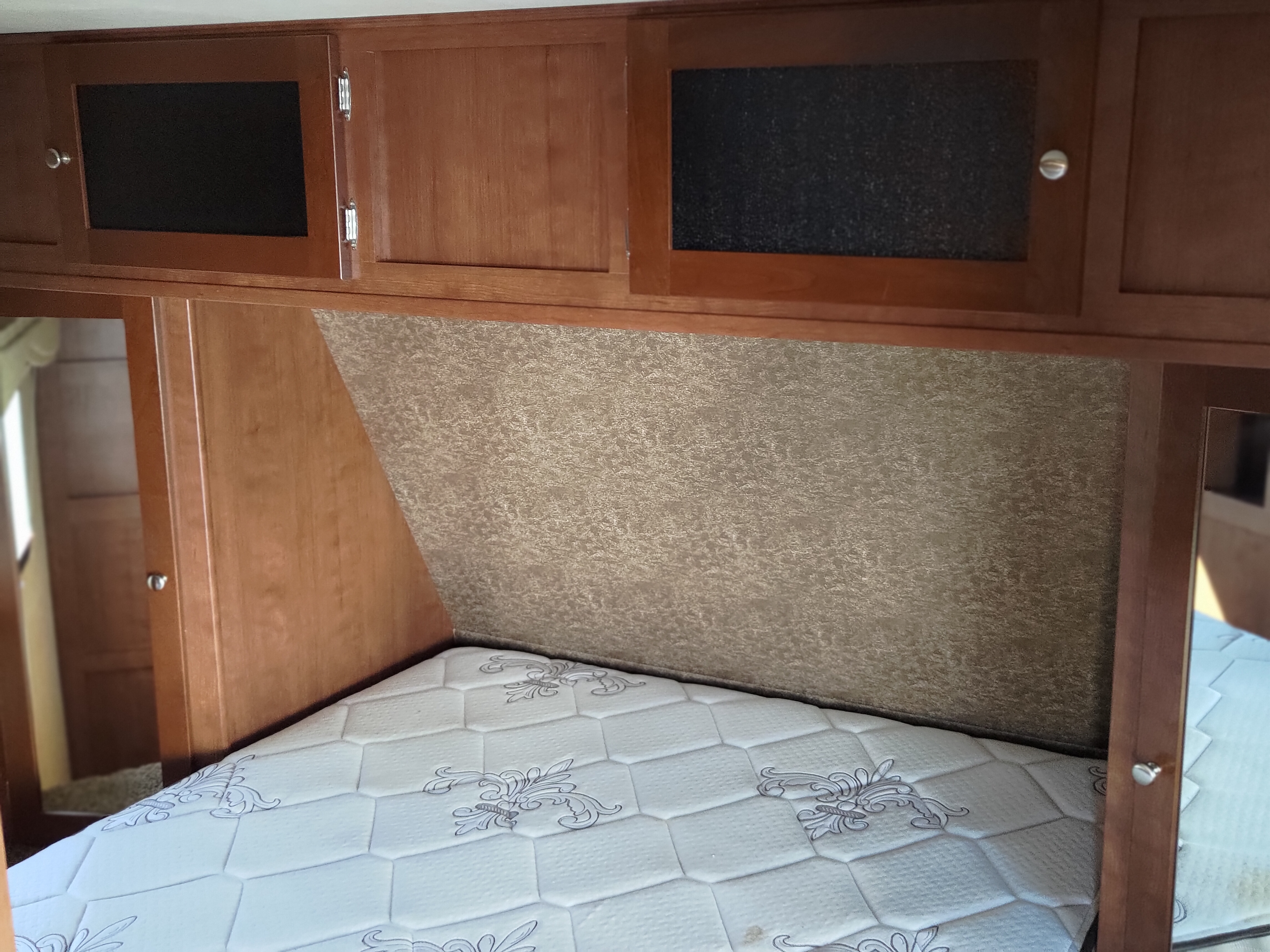 2013 DUTC KODIAK TRAVEL TRAILER