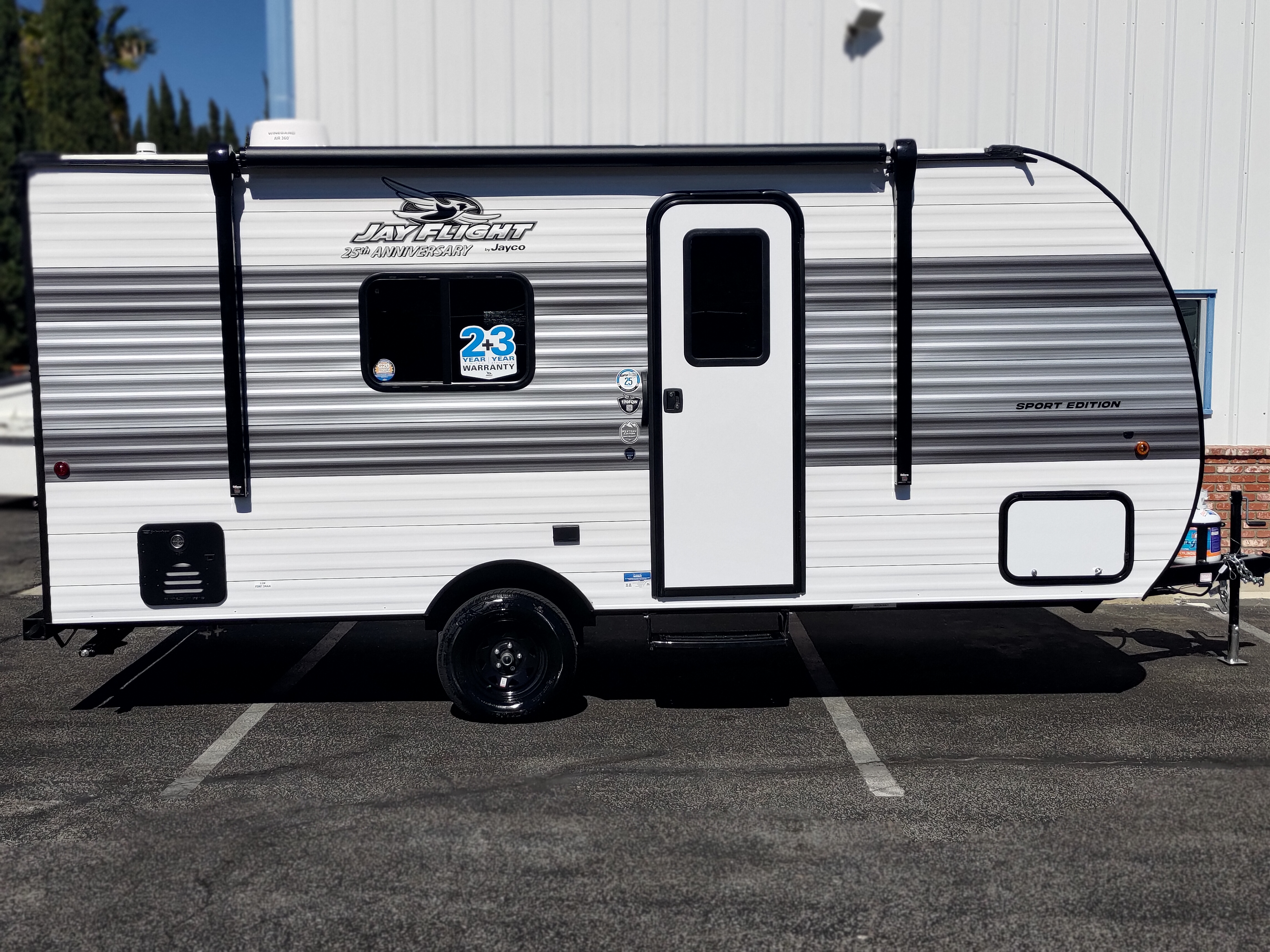 2027 JAYCO JAY FLIGHT TRAVEL TRAILER