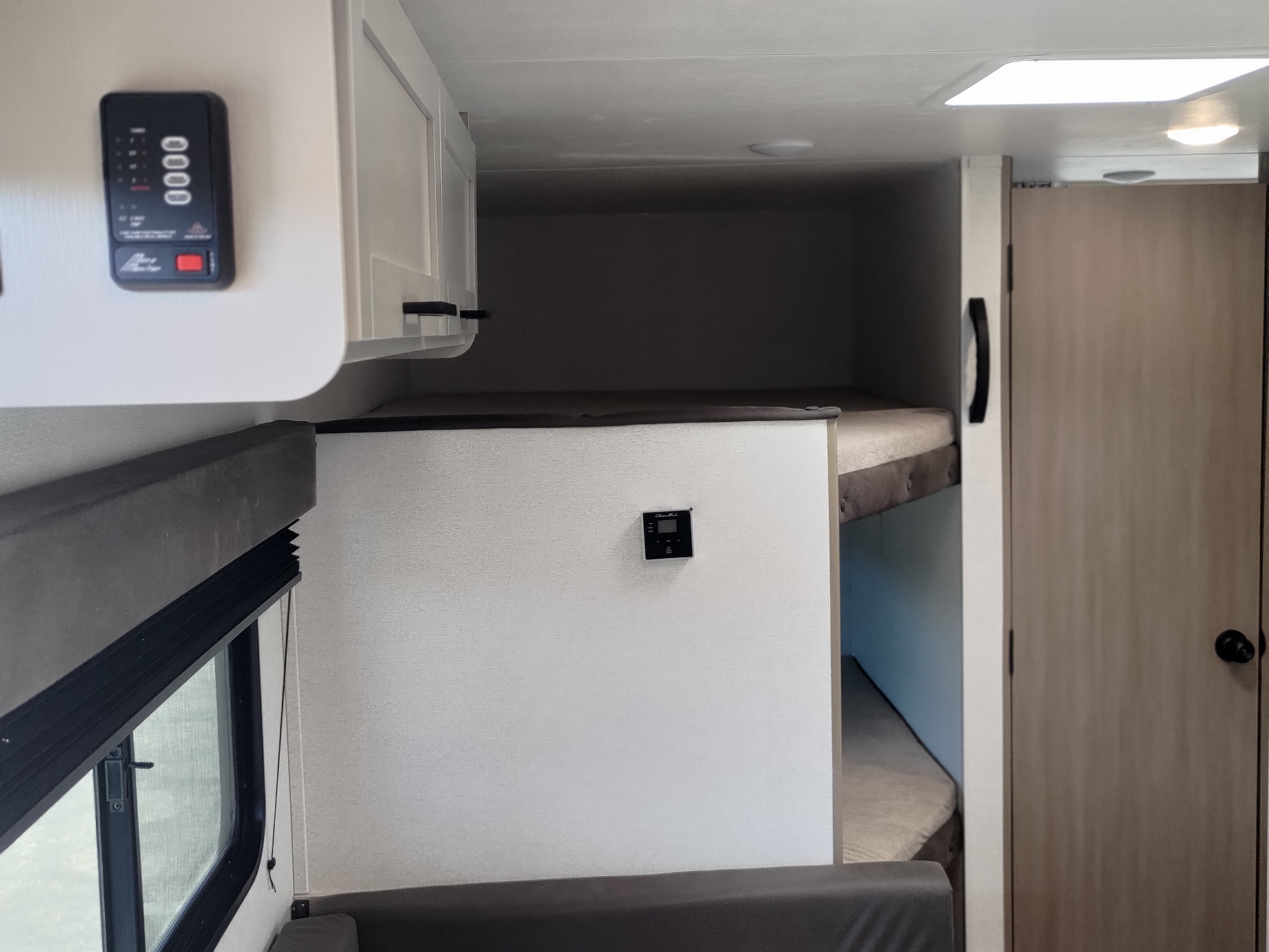 2027 JAYCO JAY FLIGHT TRAVEL TRAILER