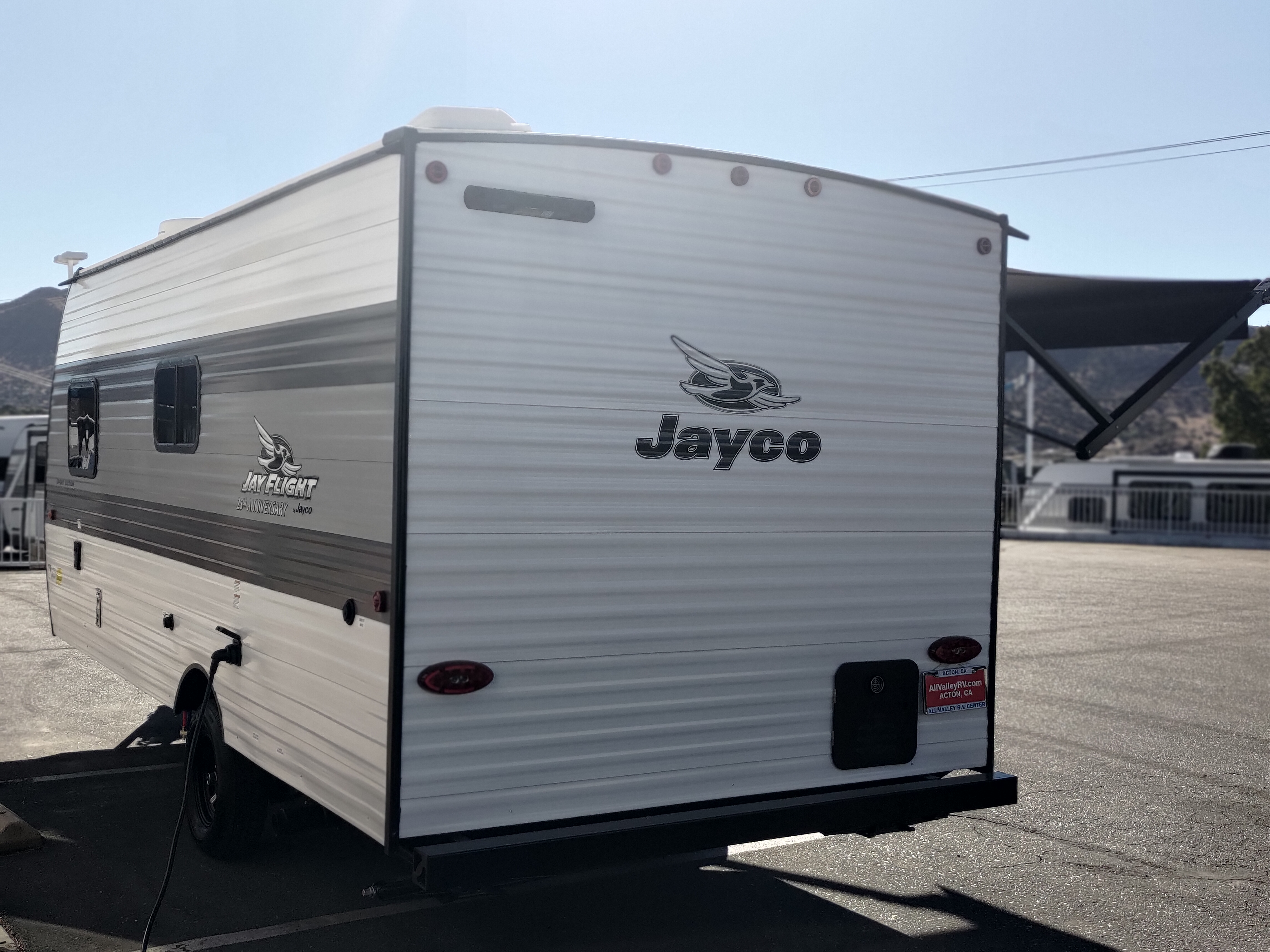 2027 JAYCO JAY FLIGHT TRAVEL TRAILER