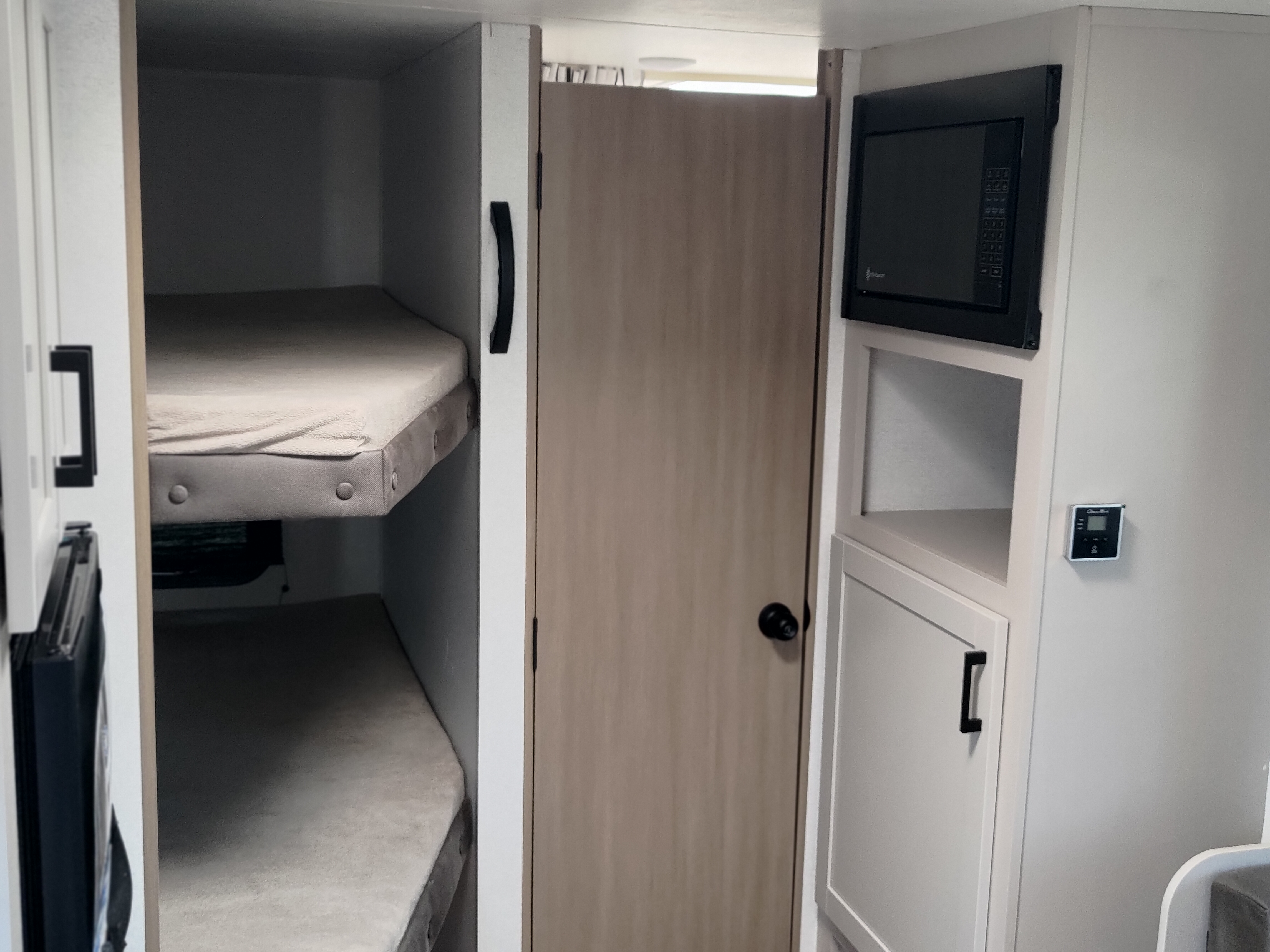 2027 JAYCO JAY FLIGHT TRAVEL TRAILER