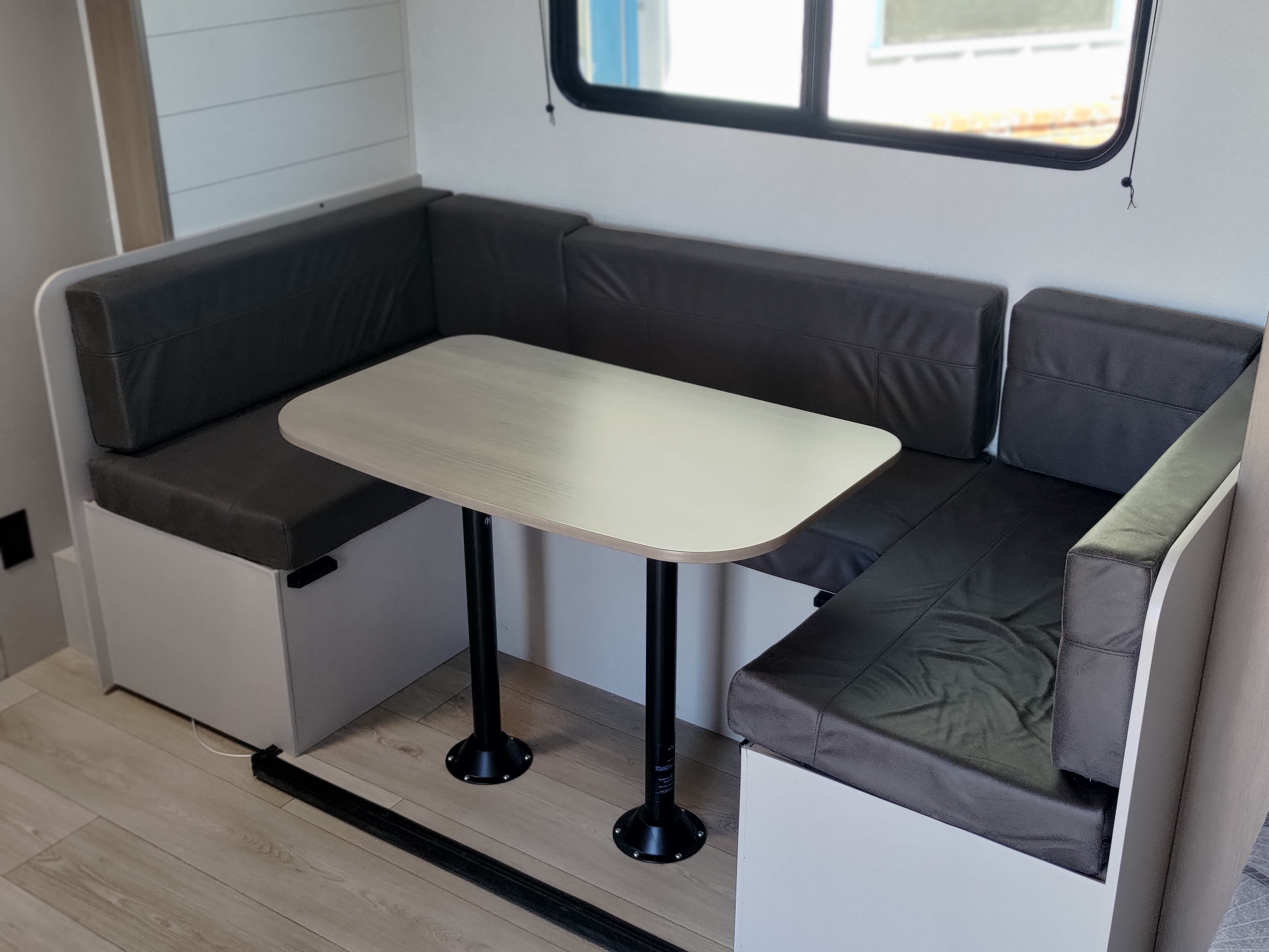 2027 JAYCO JAY FLIGHT TRAVEL TRAILER