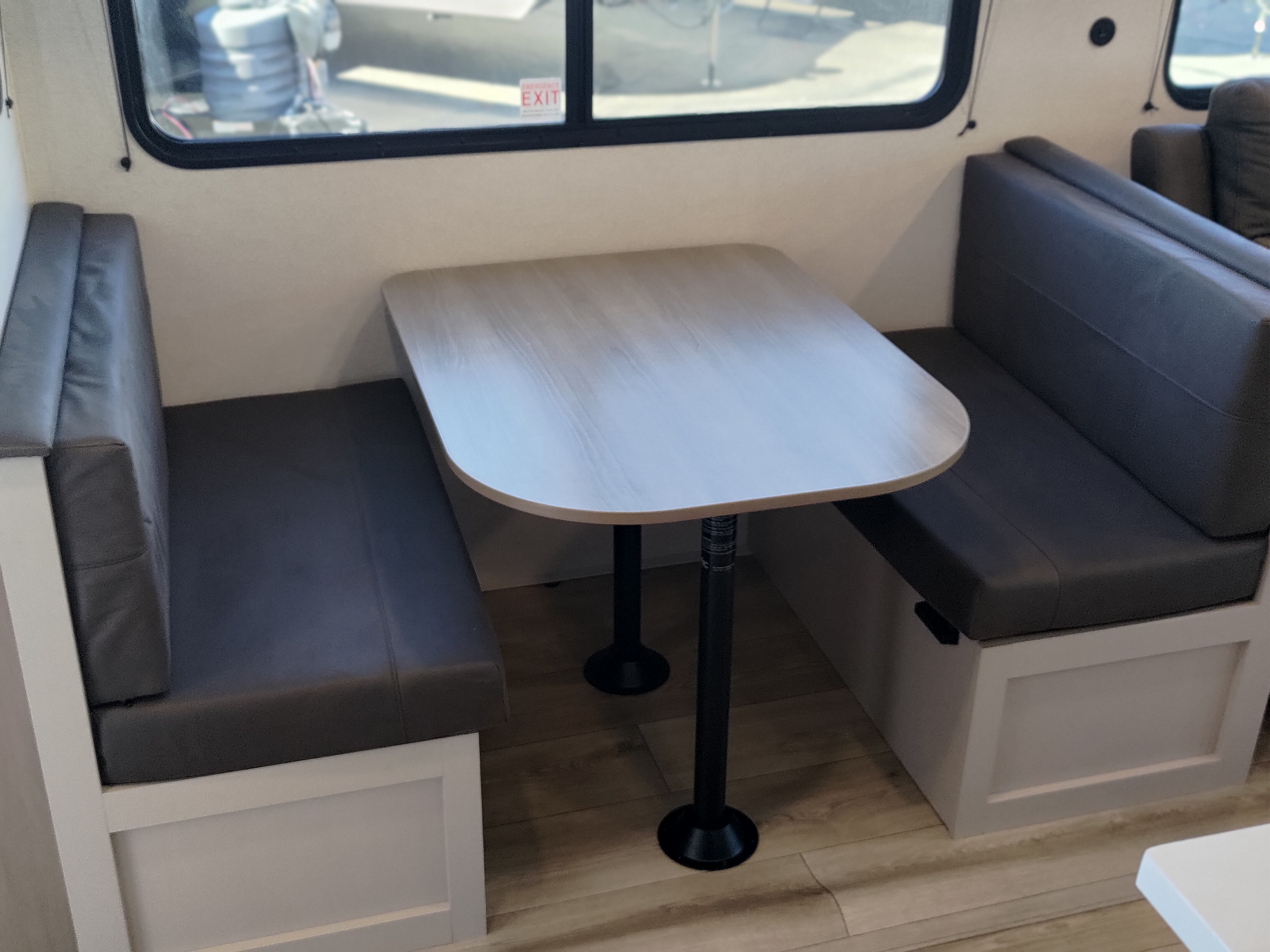 2027 JAYCO JAY FLIGHT TRAVEL TRAILER