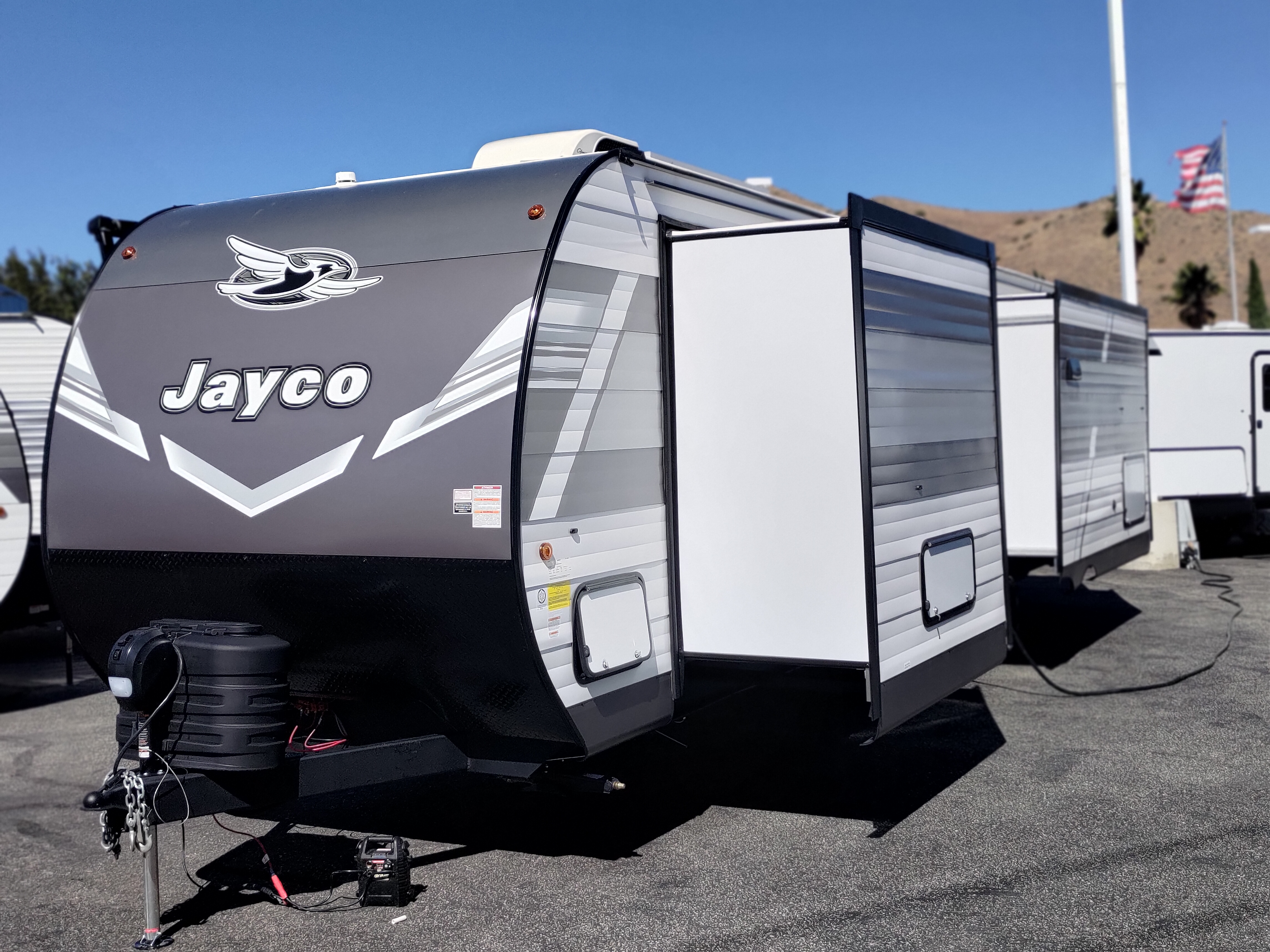 2027 JAYCO JAY FLIGHT TRAVEL TRAILER
