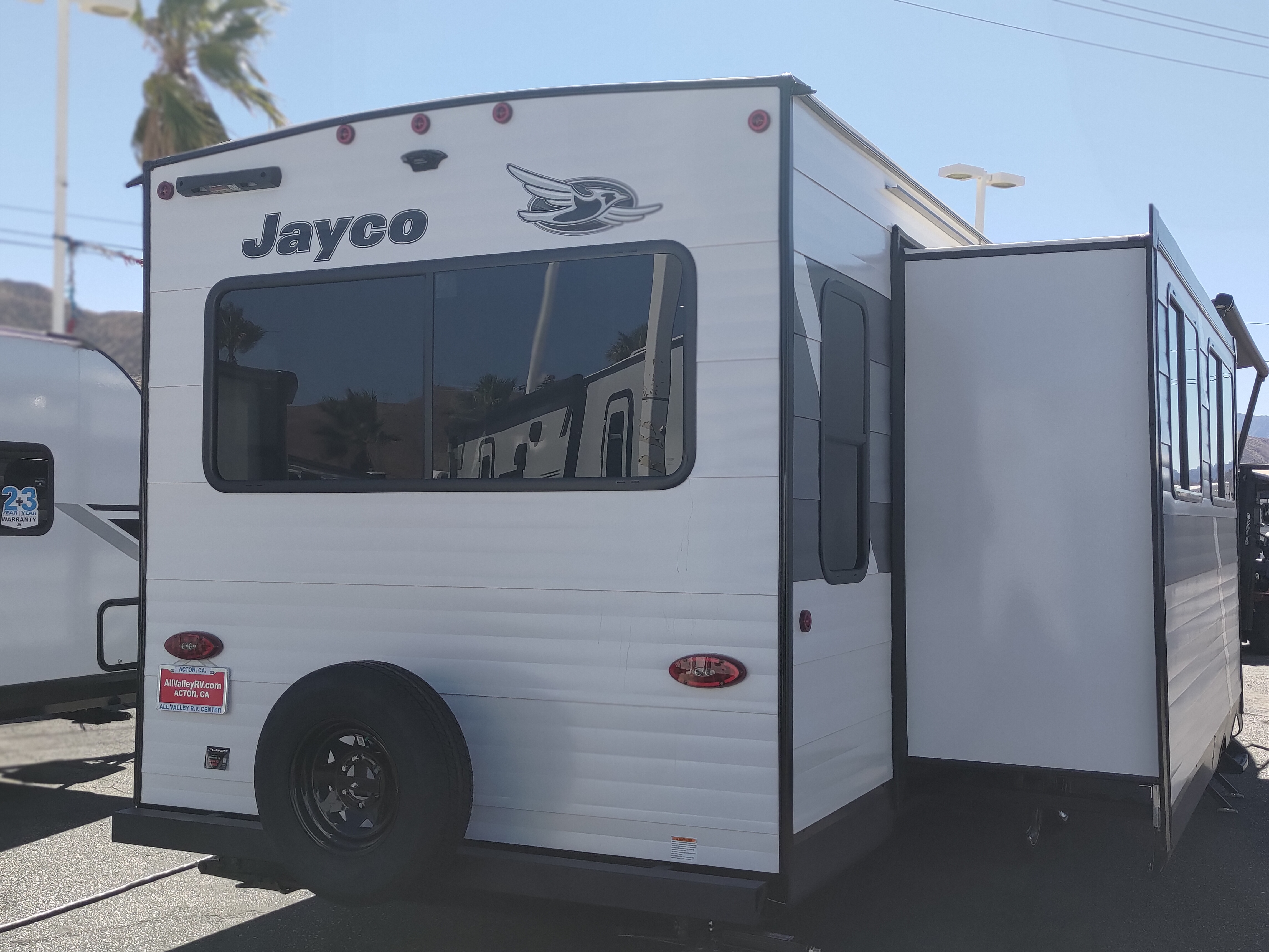 2027 JAYCO JAY FLIGHT TRAVEL TRAILER